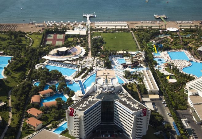 Titanic Deluxe Lara 5 UAI